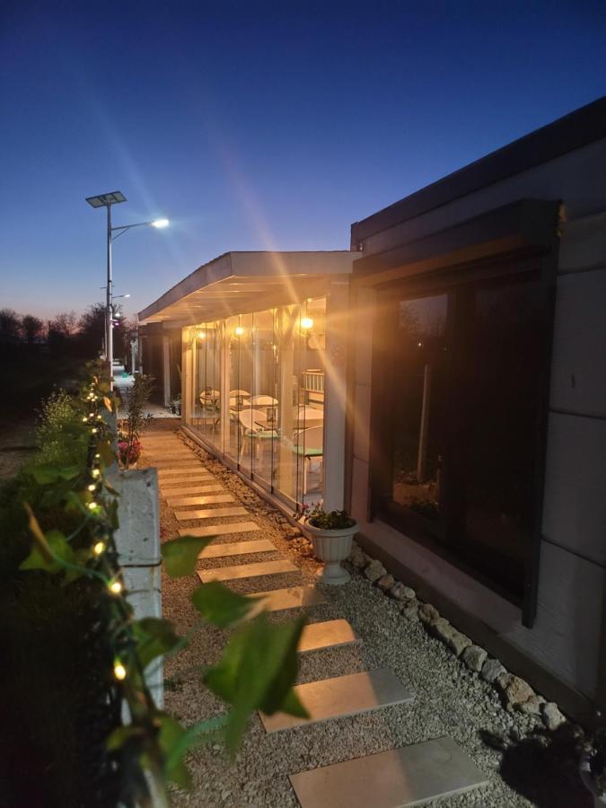 Breathe Hotel Vama Veche Bagian luar foto