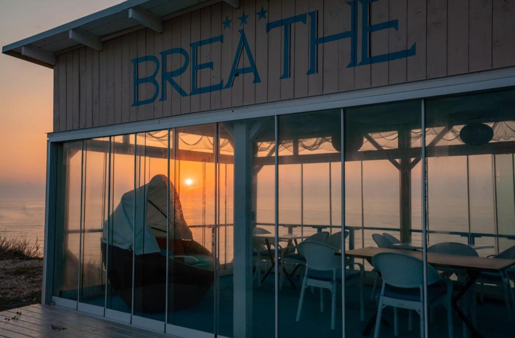 Breathe Hotel Vama Veche Bagian luar foto