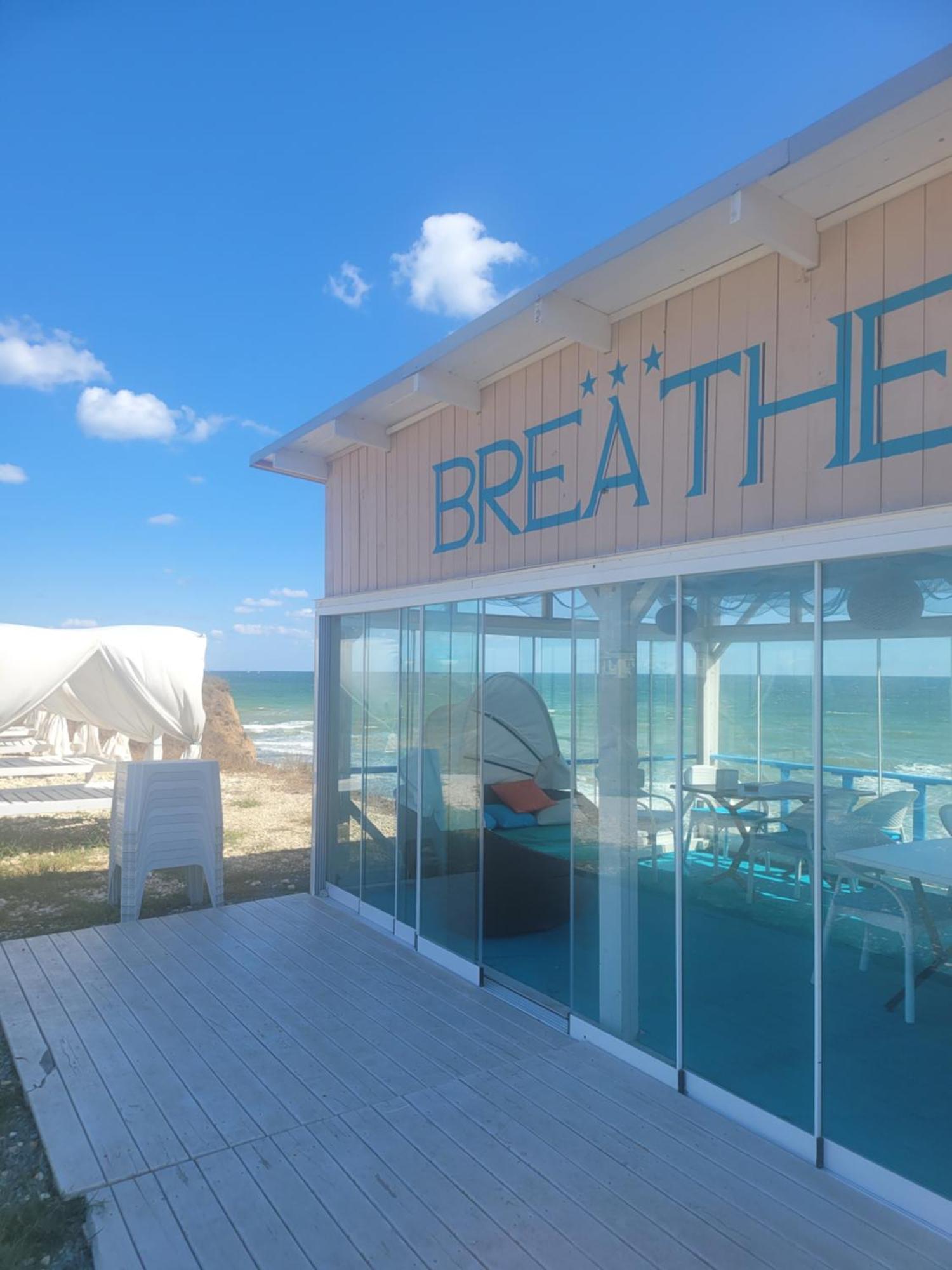 Breathe Hotel Vama Veche Bagian luar foto